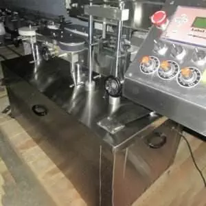 image of machpack's sticker labelling machine