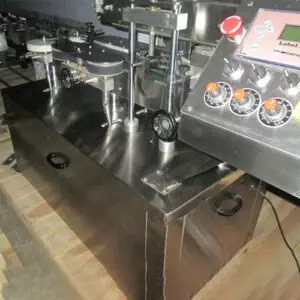 image of machpack's sticker labelling machine